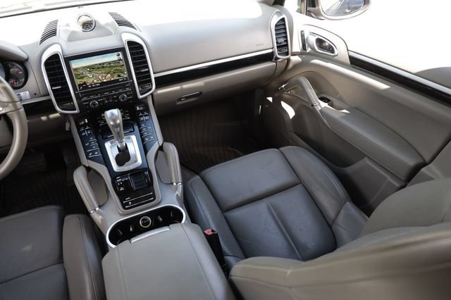 Used 2014 Porsche Cayenne Diesel AWD/4WD image 25