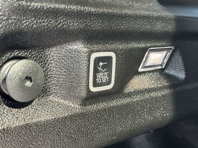 Used 2022 Jeep Grand Cherokee L Limited AWD/4WD image 23