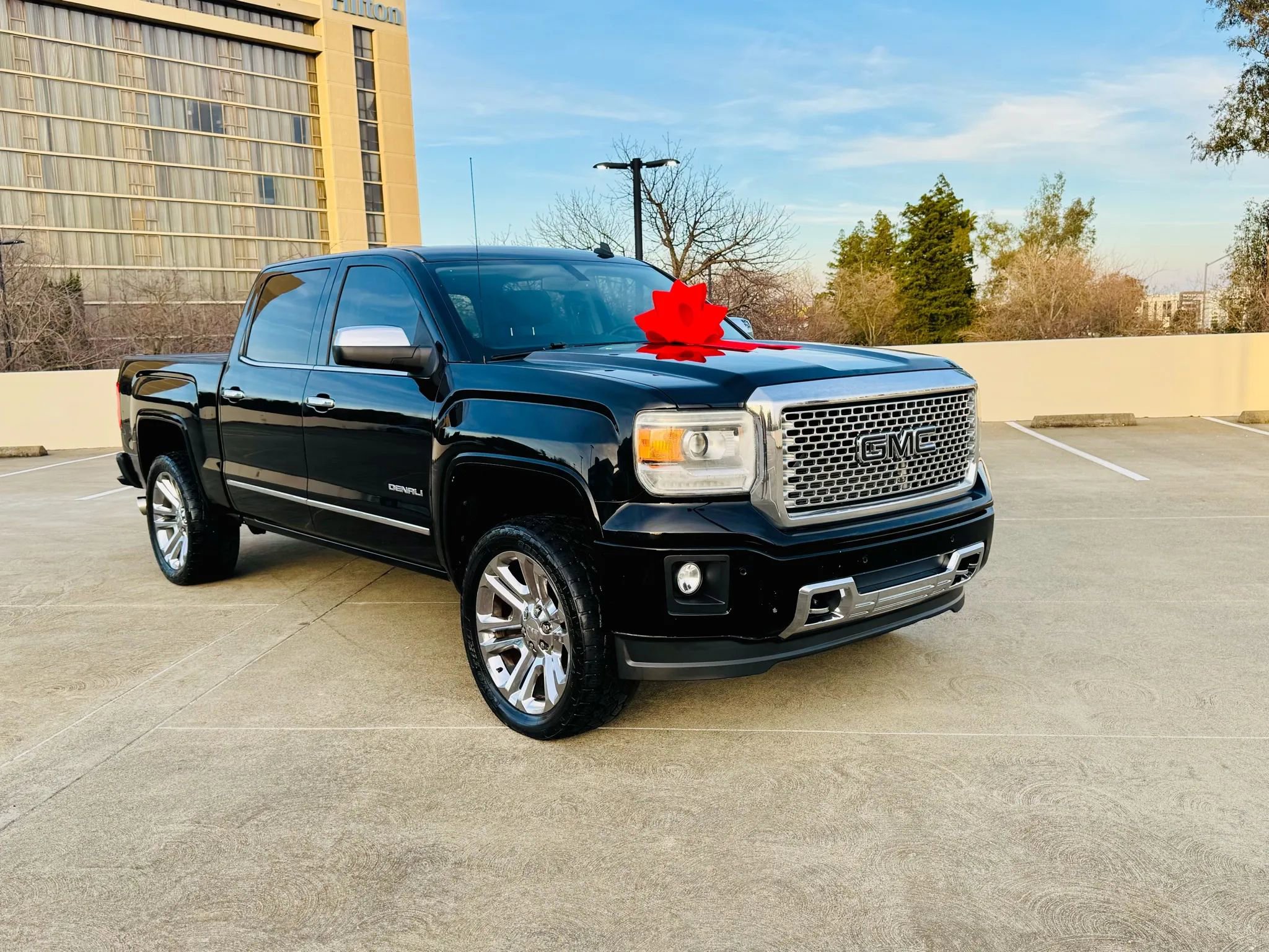 Used 2014 GMC Sierra 1500 Denali image 1