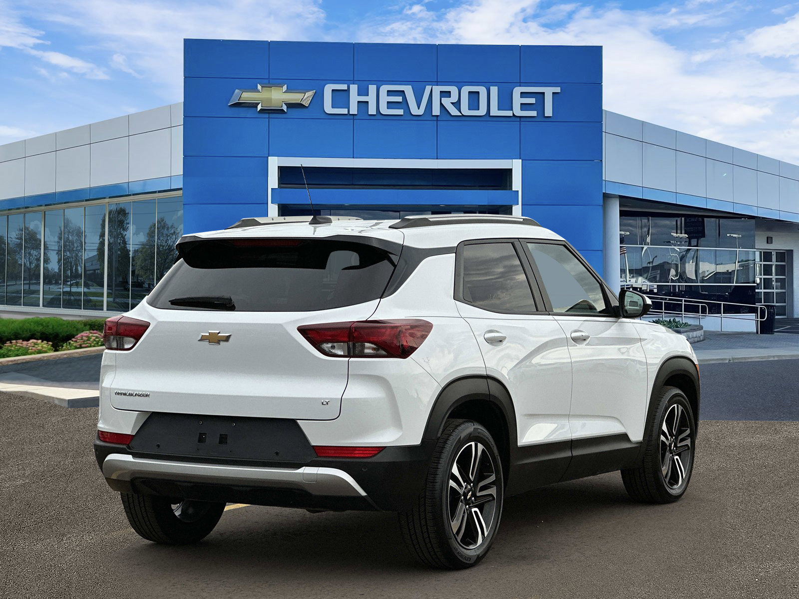 Certified 2024 Chevrolet TrailBlazer LT w/ LT Cold Weather Package FWD image 3