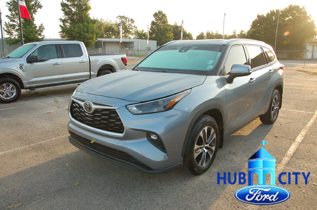 Used 2022 Toyota Highlander XLE