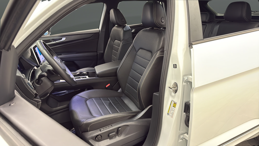Used 2025 Volkswagen Atlas Cross Sport SEL R-Line AWD/4WD image 9