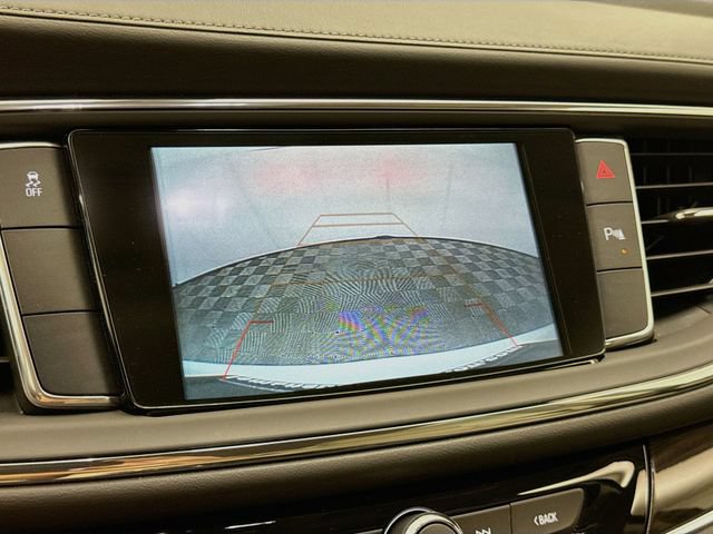 Used 2018 Buick Enclave Essence FWD image 13