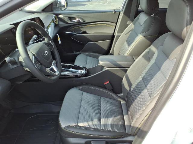 New 2026 Chevrolet Trax LT w/ Sunroof Package FWD image 7
