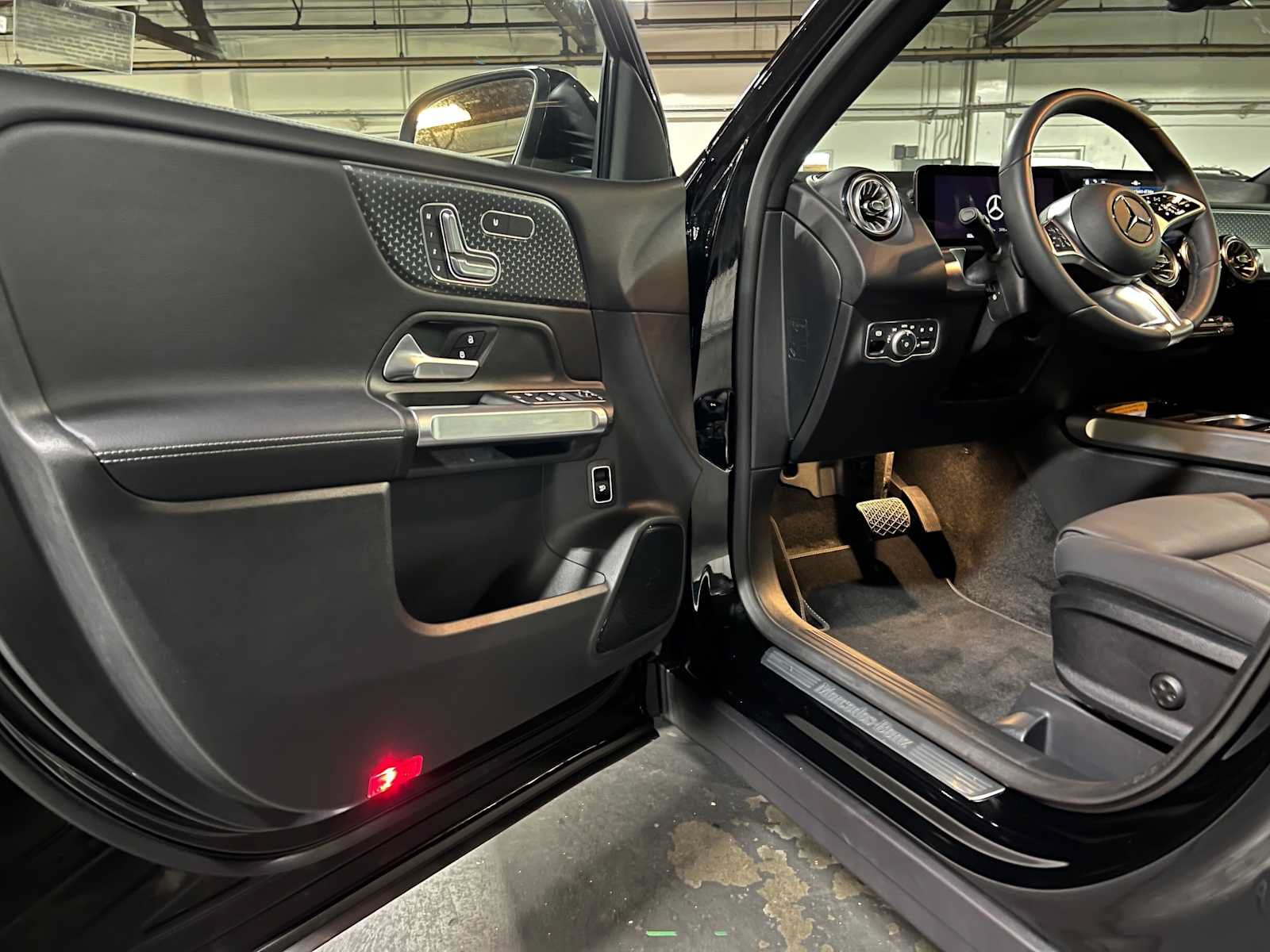 Certified 2026 Mercedes-Benz GLB 250 4MATIC image 21