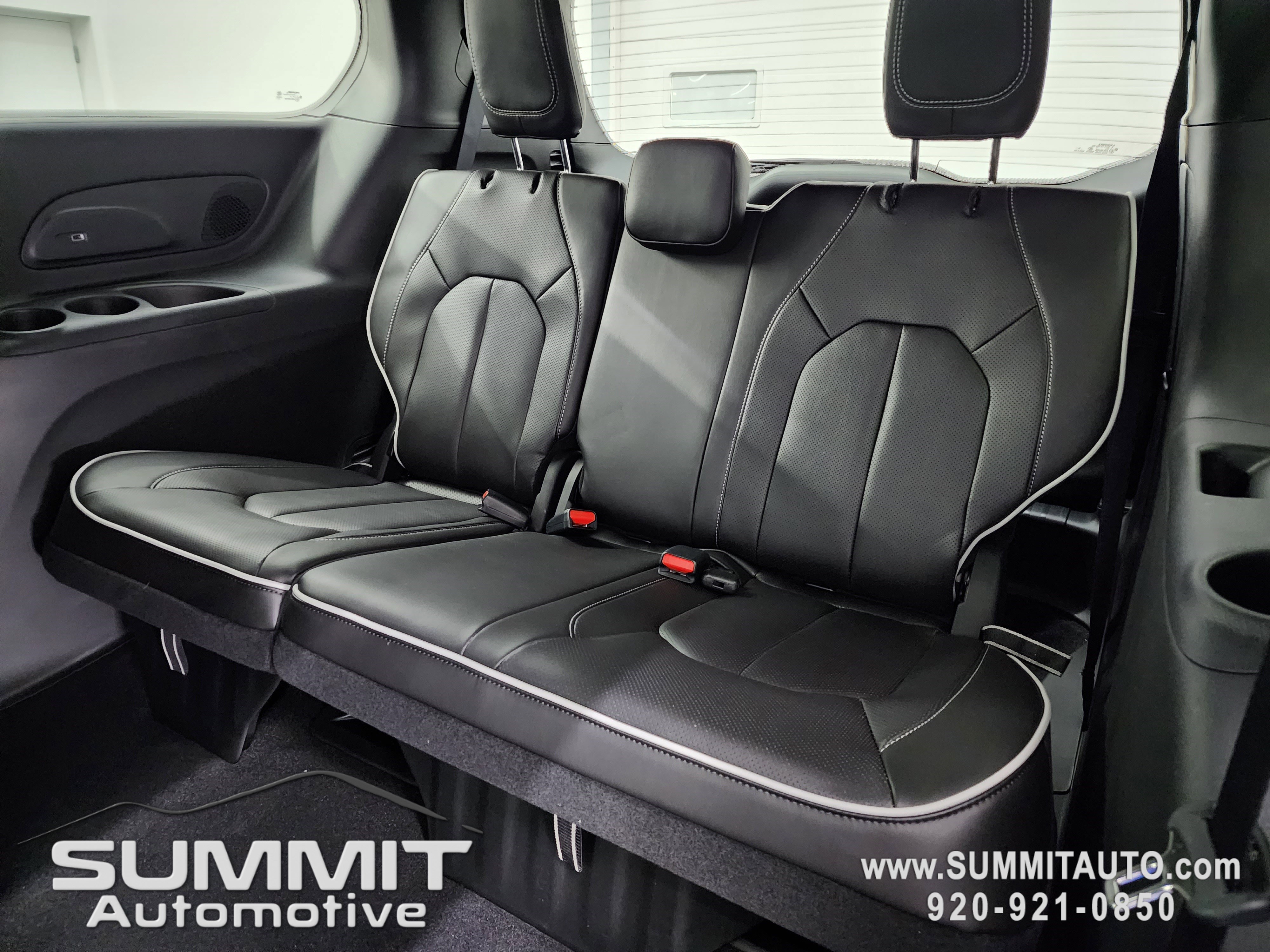 New 2026 Chrysler Pacifica Limited w/ S Appearance Package image 10