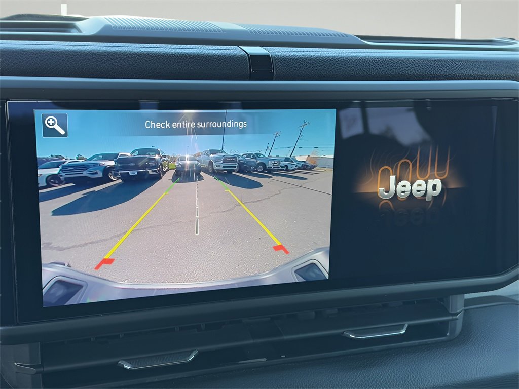 Used 2024 Jeep Gladiator Sport image 14