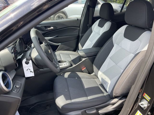 New 2026 Chevrolet Trax LS w/ LS Convenience Package FWD image 11
