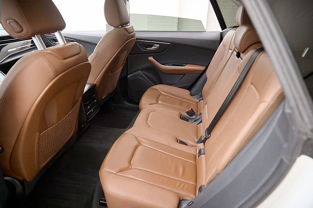 Used 2022 Audi Q8 Premium w/ Convenience Package image 22