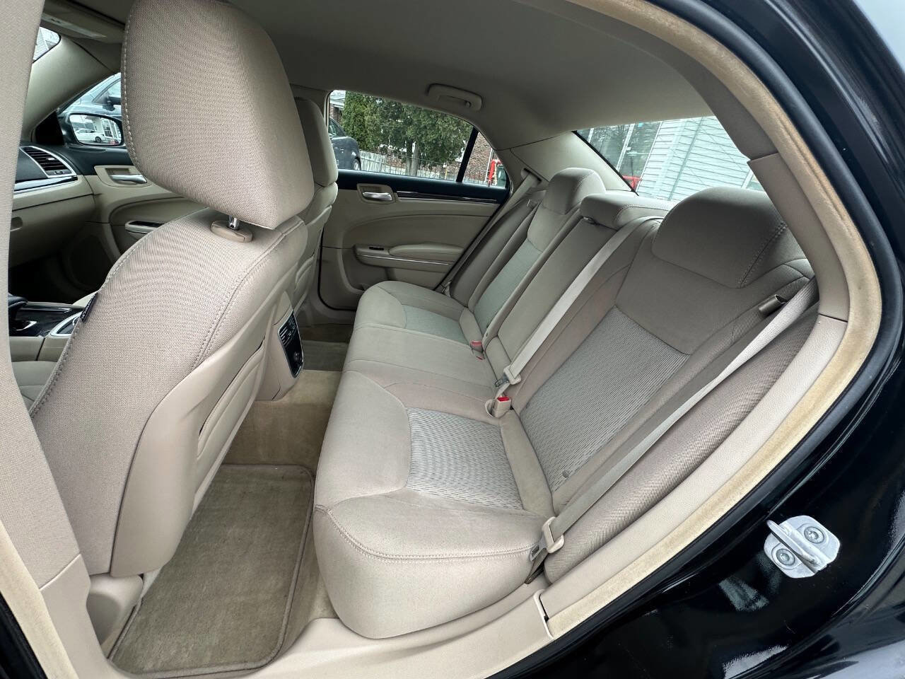 Used 2012 Chrysler 300 image 11