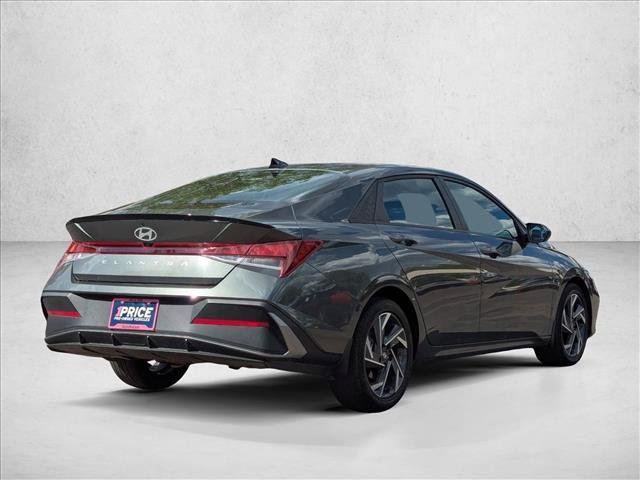 Used 2025 Hyundai Elantra Sport FWD image 5