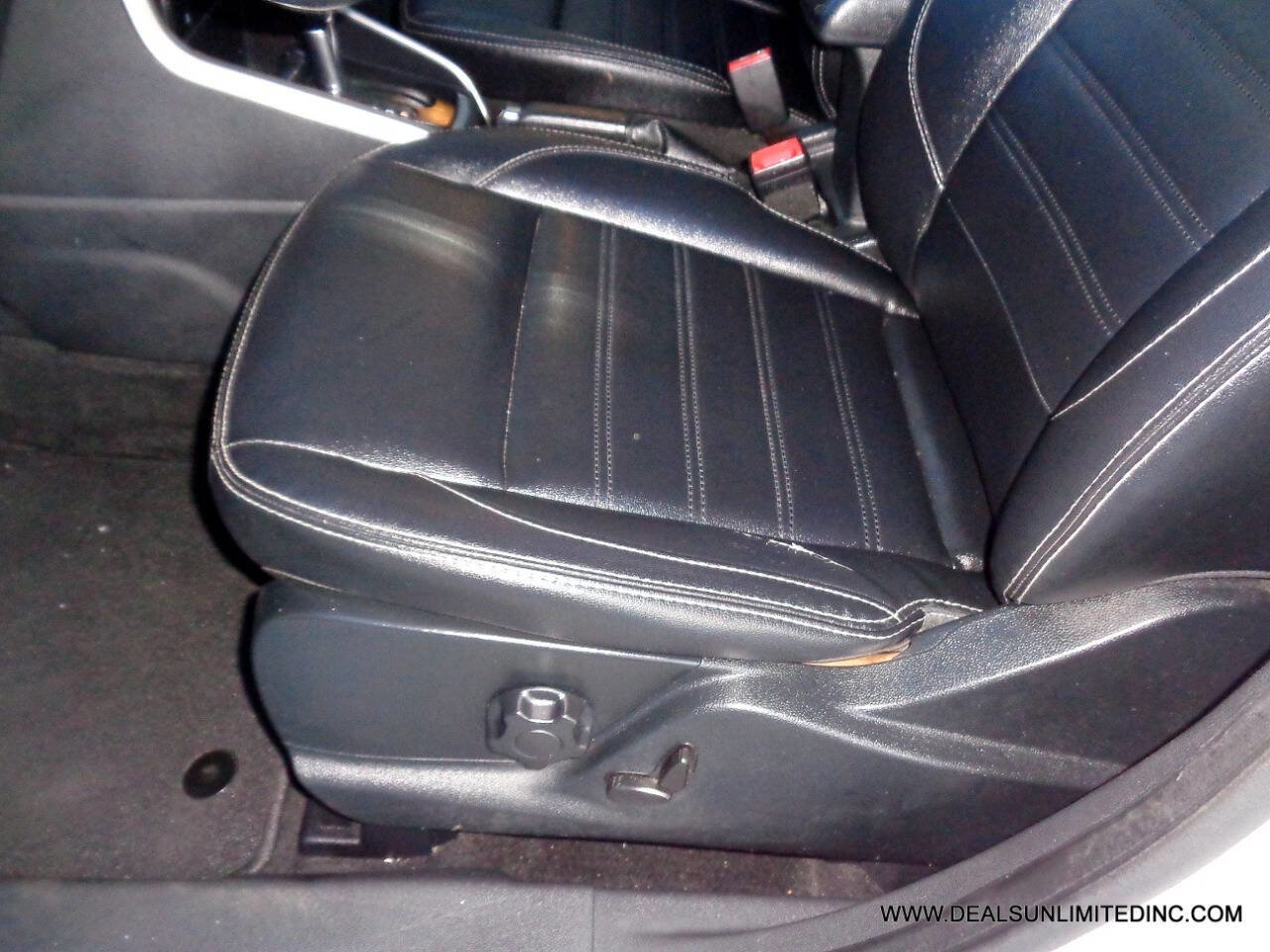 Used 2021 Ford EcoSport Titanium image 8