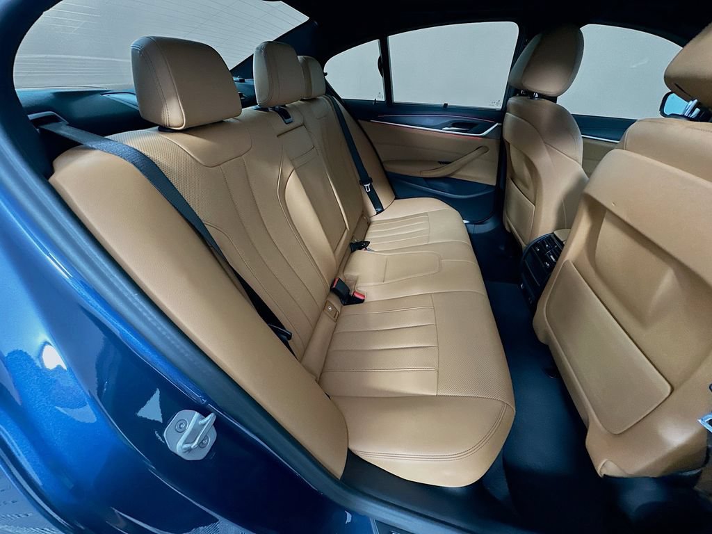 Certified 2023 BMW 530i RWD image 28