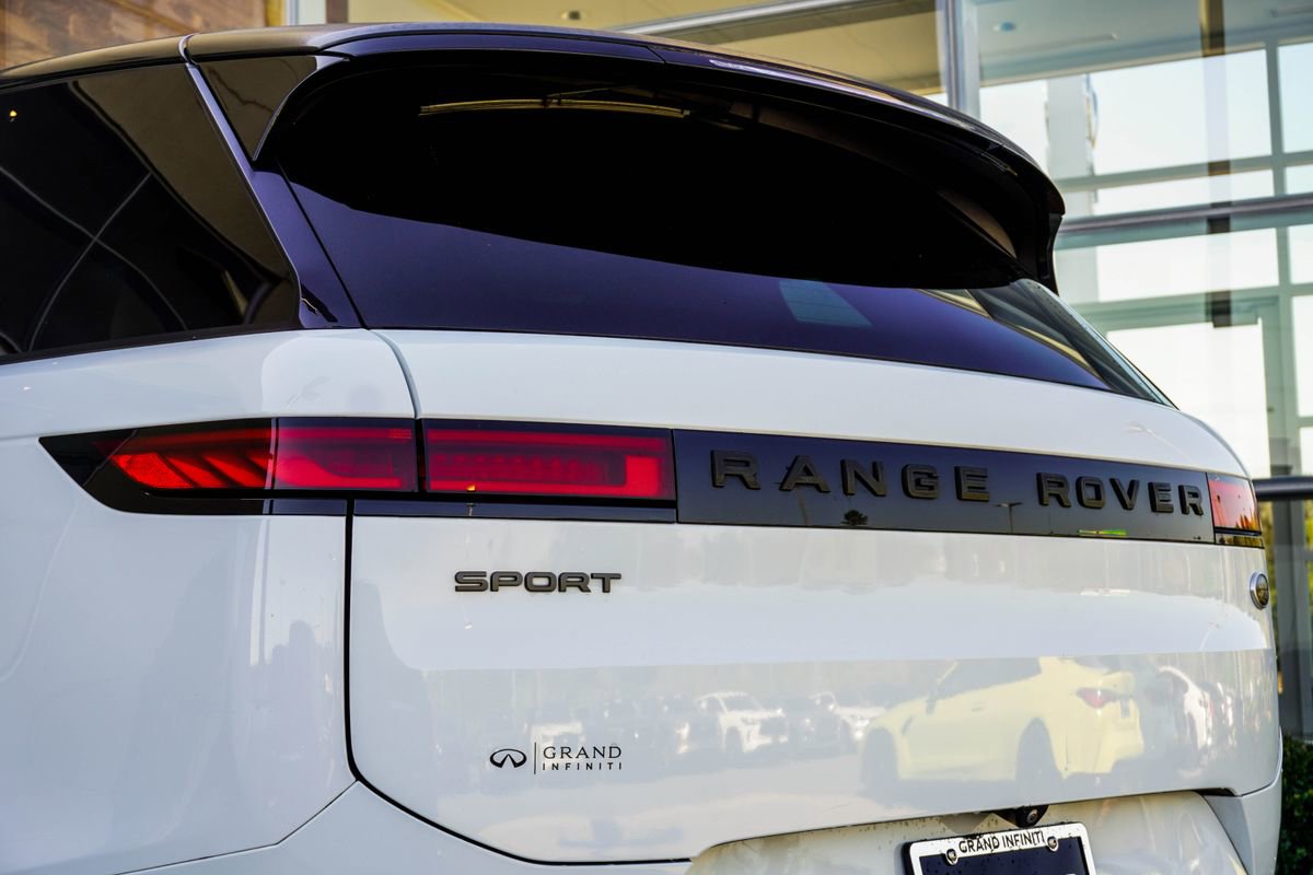 Used 2023 Land Rover Range Rover Sport SE Dynamic image 13