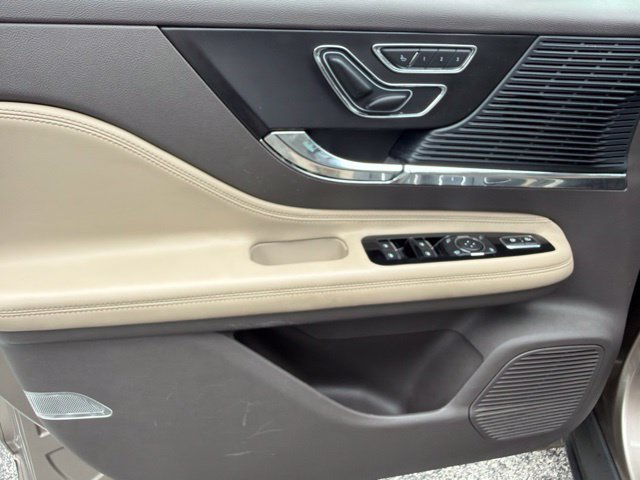 Certified 2020 Lincoln Corsair FWD w/ Equipment Group 101A image 10