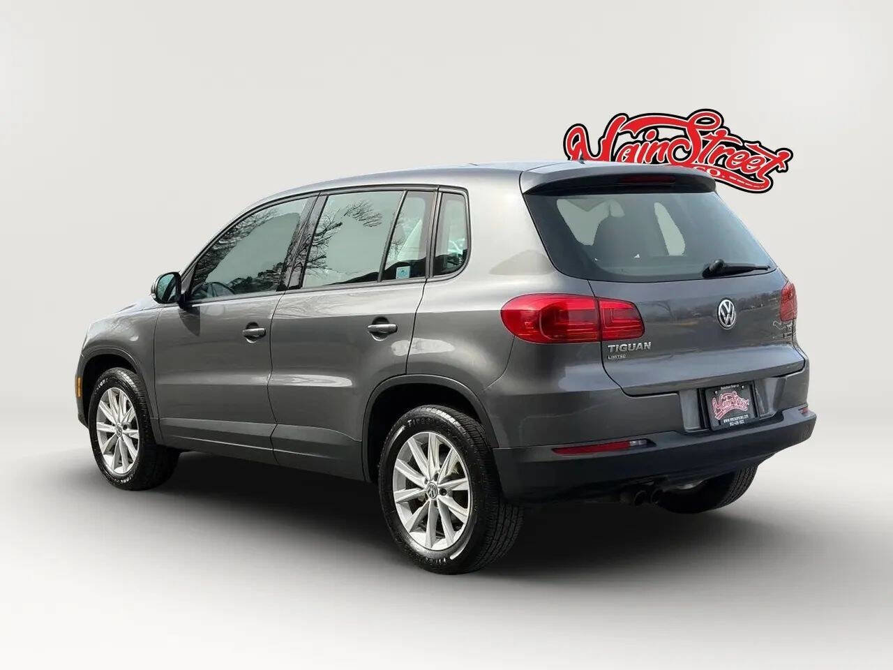 Used 2017 Volkswagen Tiguan S image 5