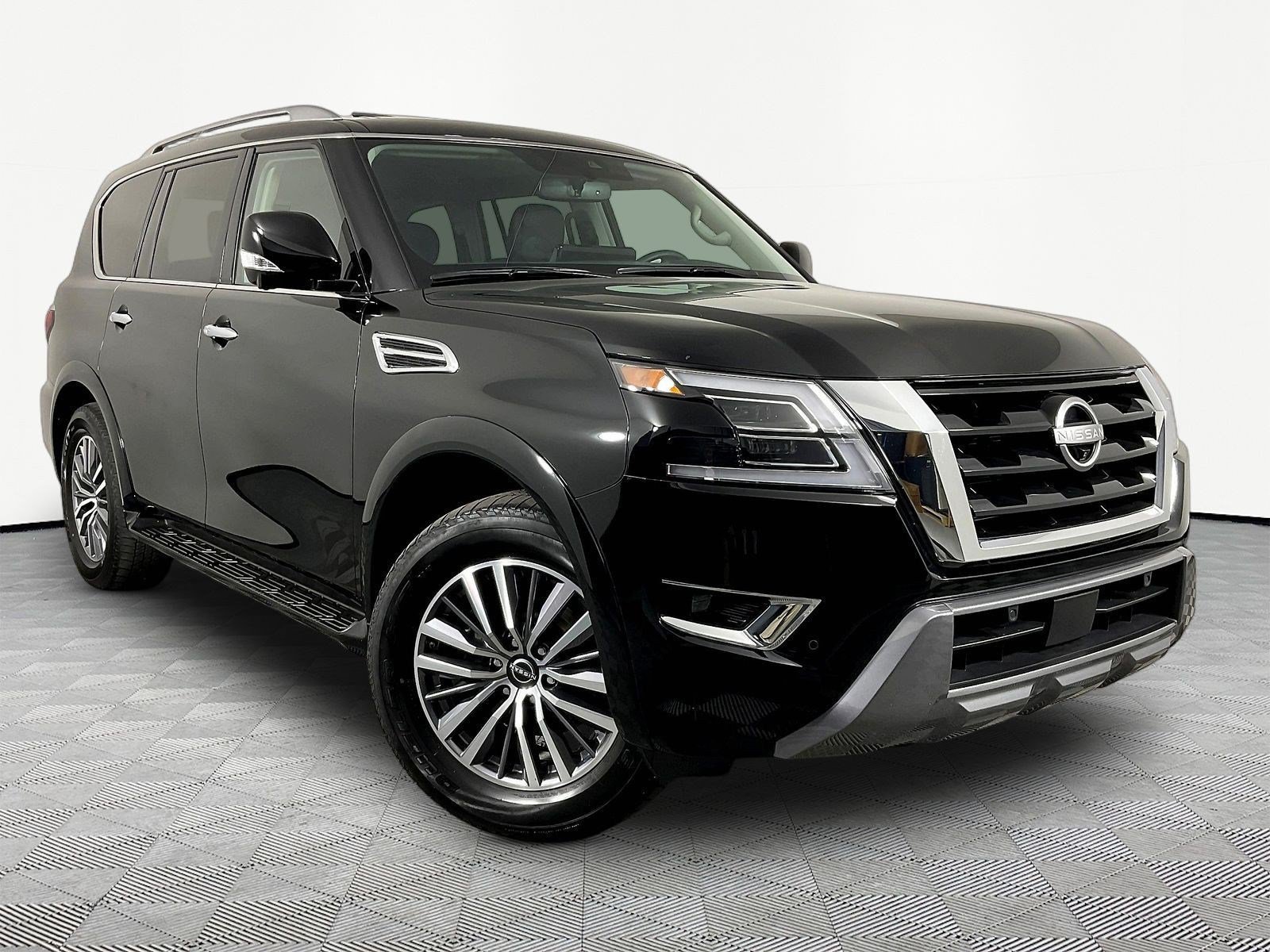 Certified 2024 Nissan Armada SL w/ Cargo Package AWD/4WD image 3