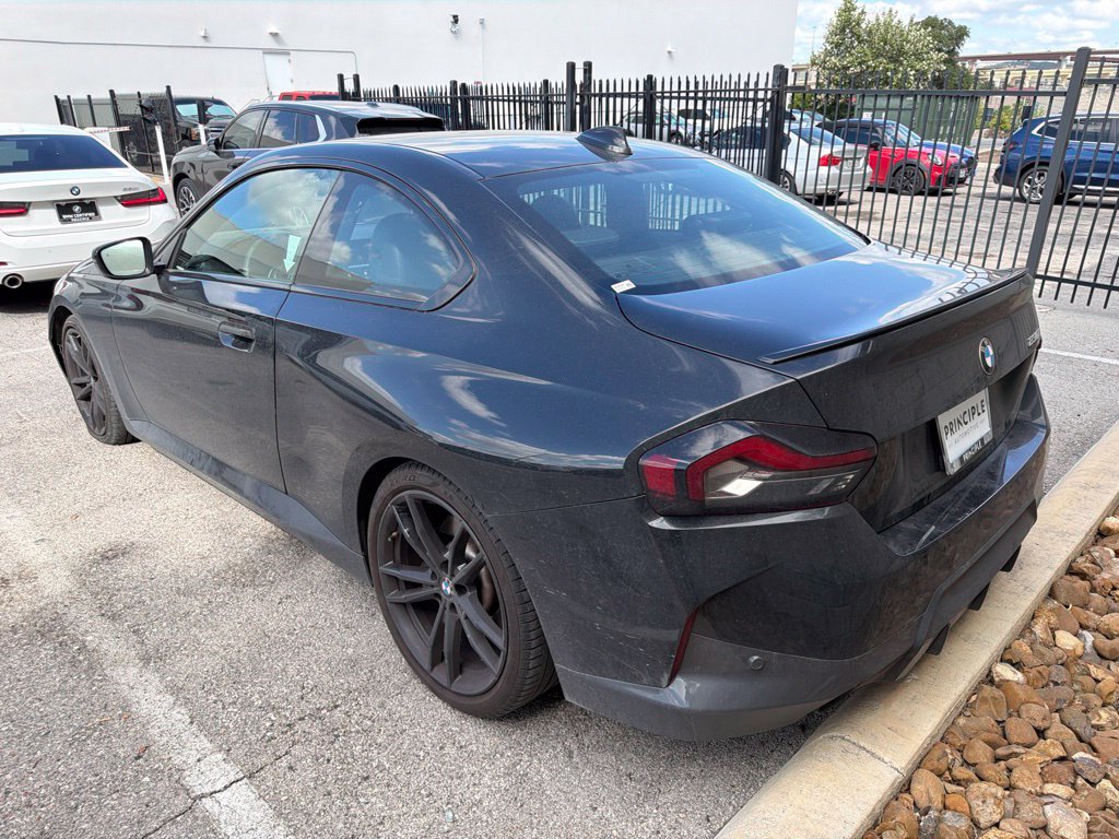 Used 2022 BMW 230i Coupe w/ M Sport Package RWD image 3