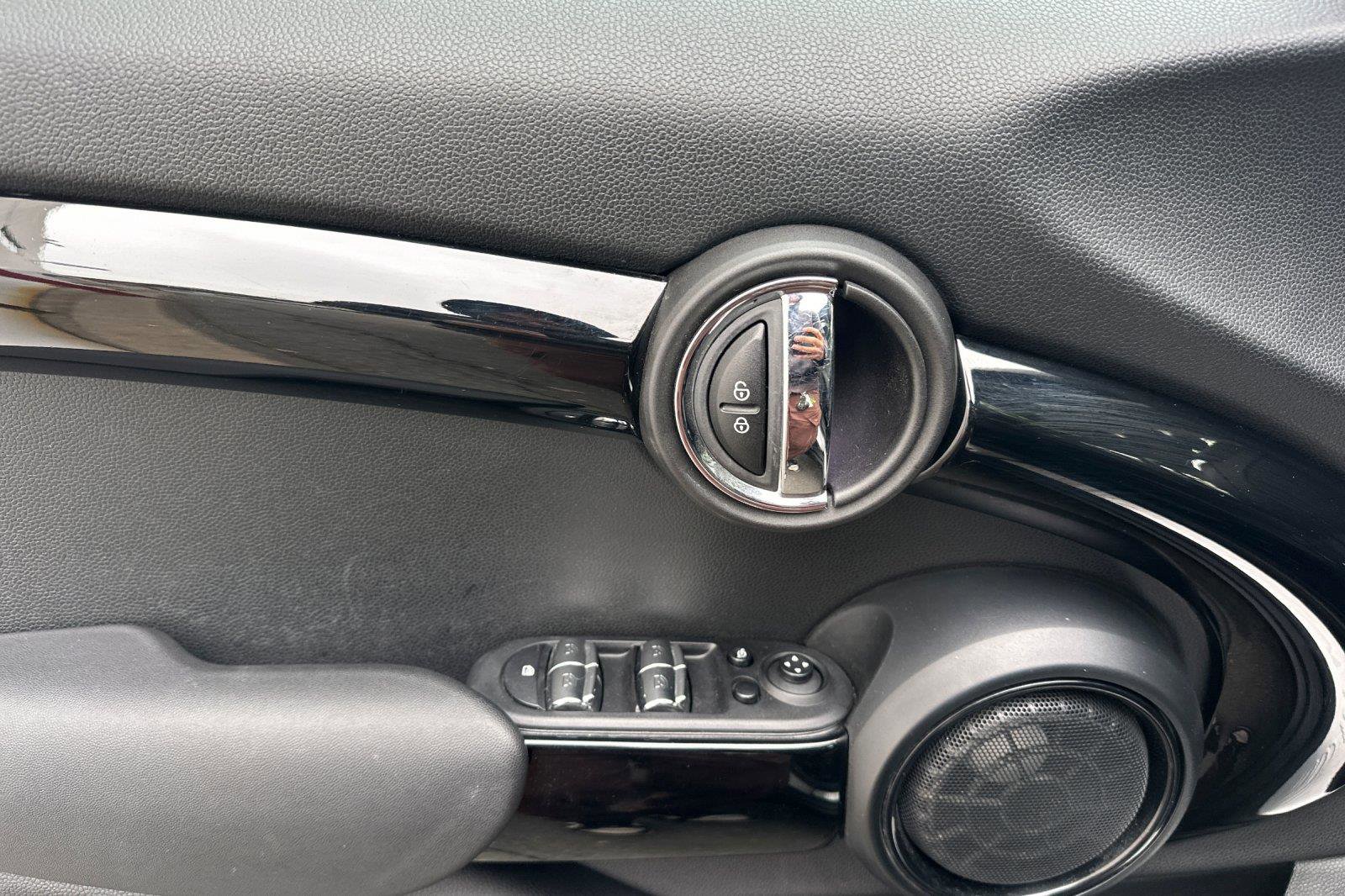 Used 2017 MINI Cooper S image 10