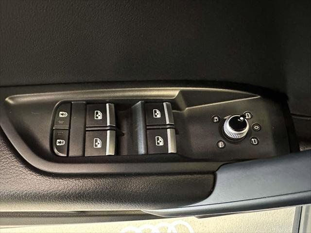 Used 2023 Audi Q5 2.0T Premium w/ Convenience Package image 17