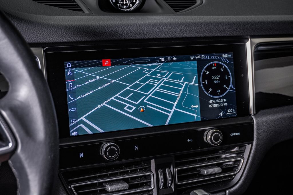 Certified 2024 Porsche Macan AWD/4WD image 22