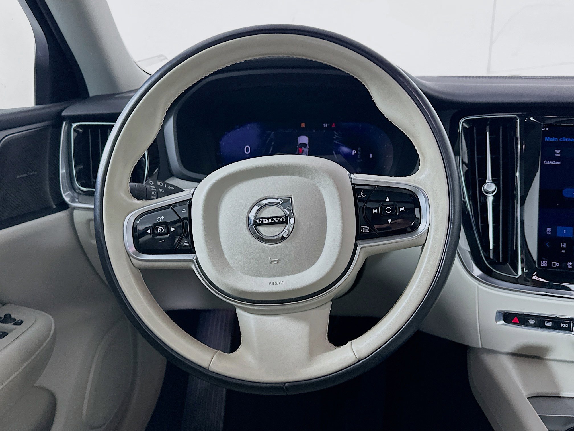 Used 2024 Volvo S60 B5 Plus image 18