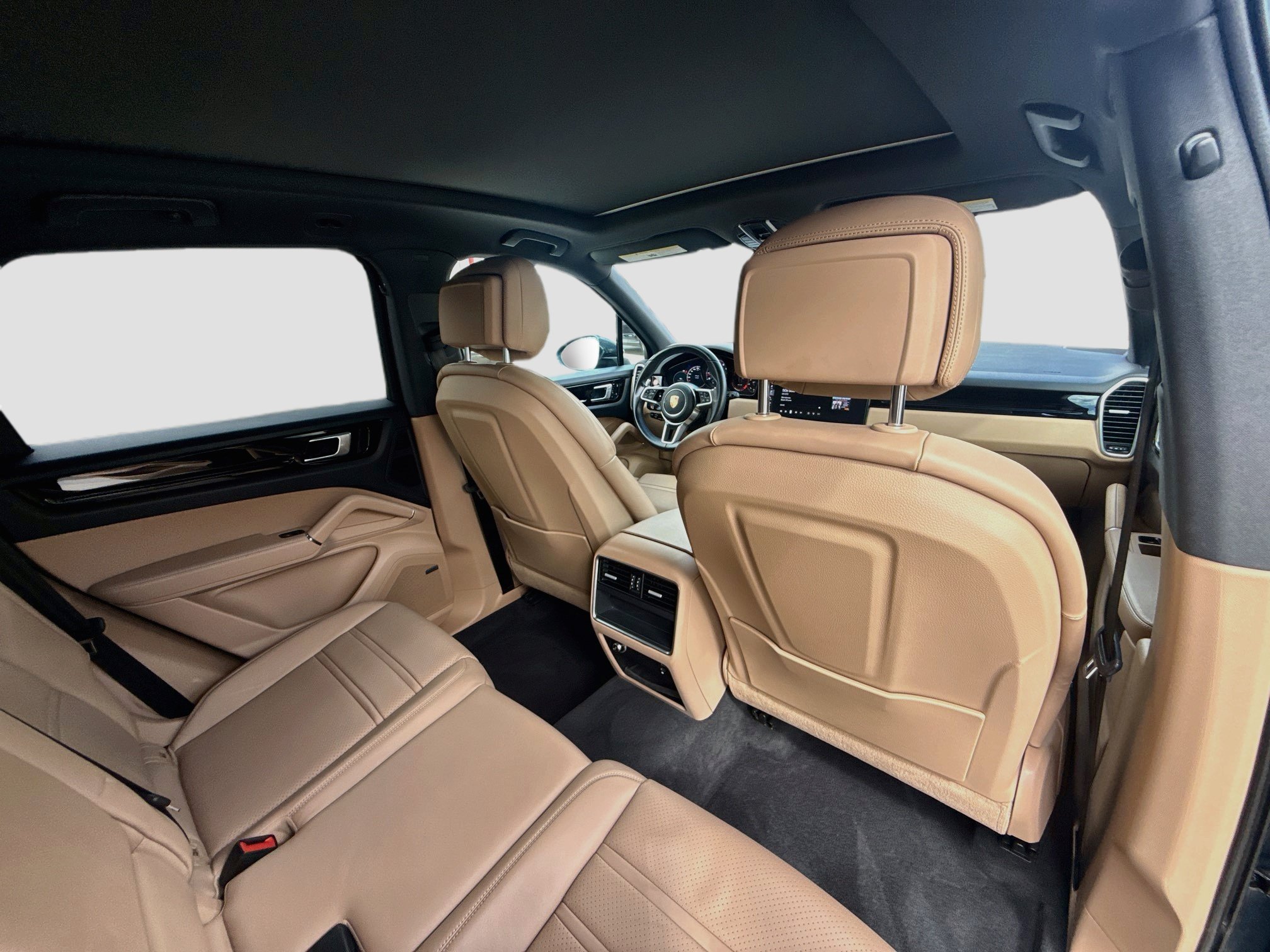 Used 2020 Porsche Cayenne w/ Premium Package AWD/4WD image 28