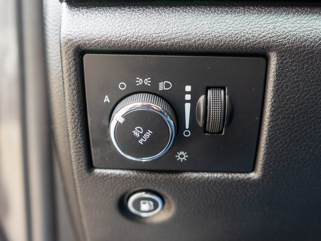 Used 2020 Jeep Grand Cherokee Laredo w/ Quick Order Package 2BN North image 17