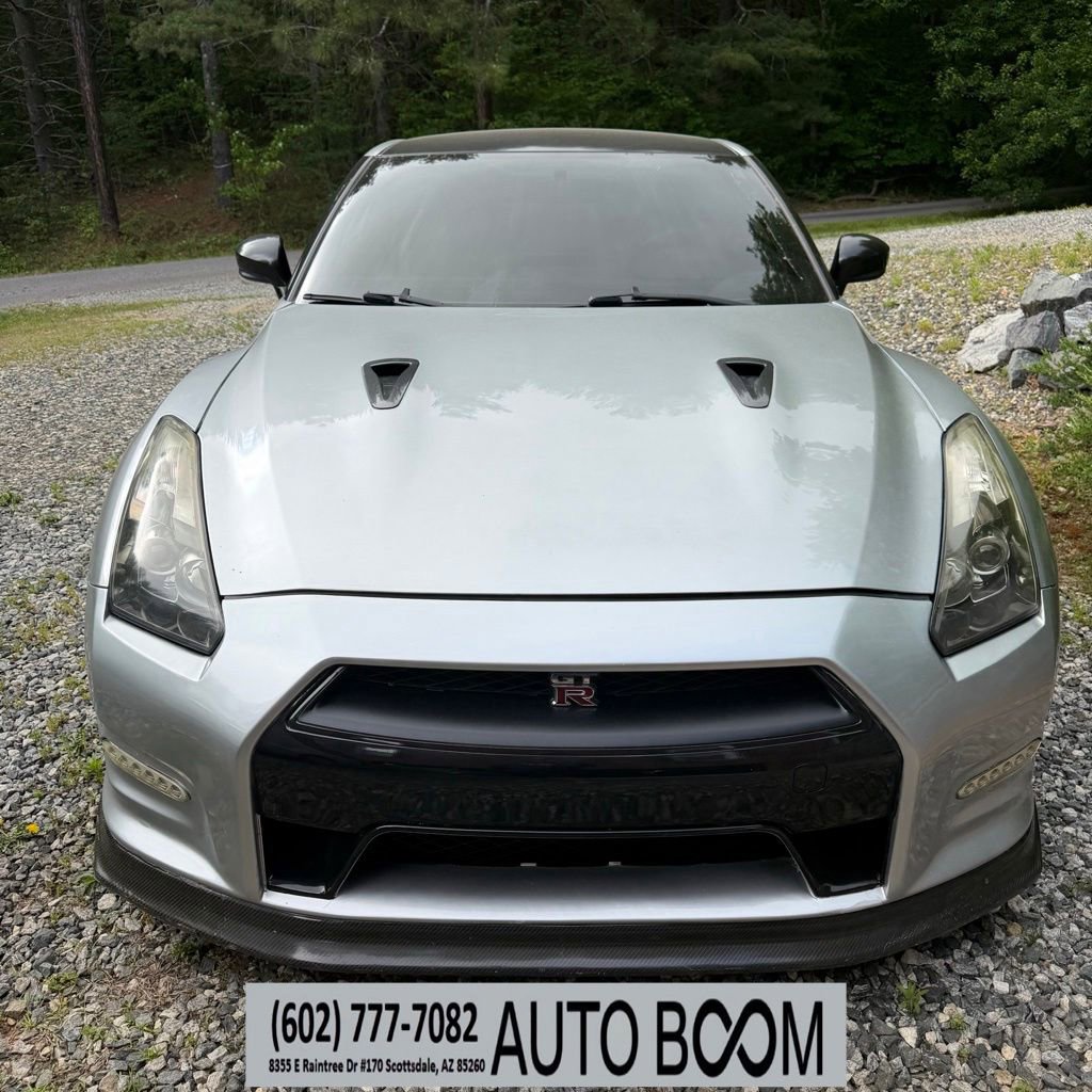 Used 2010 Nissan GT-R Premium AWD/4WD image 1