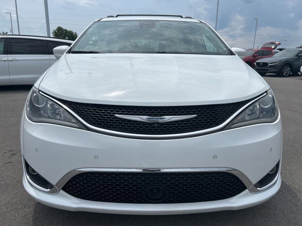 Used 2017 Chrysler Pacifica Touring-L Plus w/ Advanced Safetytec Group FWD image 8