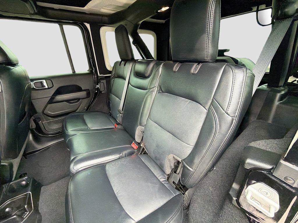 Used 2018 Jeep Wrangler Unlimited Sahara AWD/4WD image 19