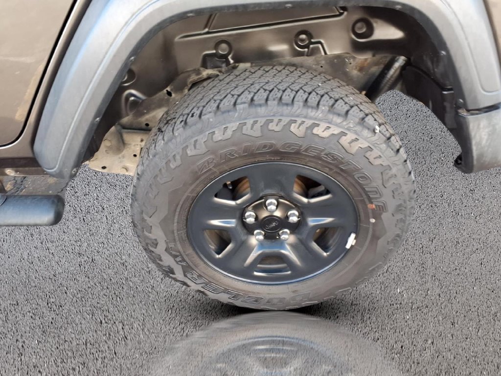 Used 2018 Jeep Wrangler Unlimited Sport AWD/4WD image 29
