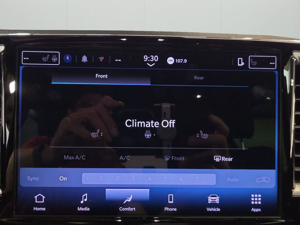 New 2026 Chrysler Pacifica Select AWD/4WD image 22