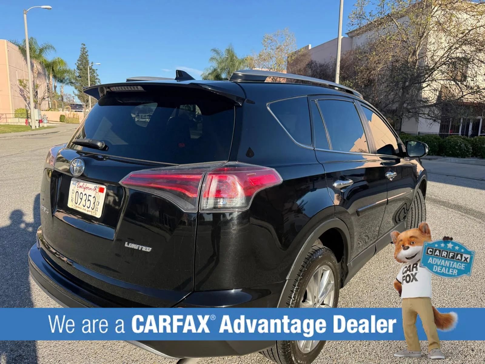 Used 2018 Toyota RAV4 Limited image 3