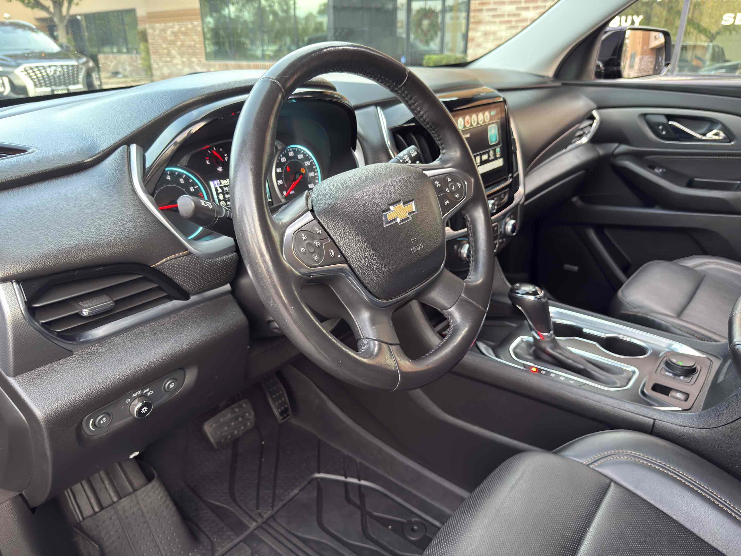 Used 2018 Chevrolet Traverse Premier w/ LPO, Black Accent Package image 32