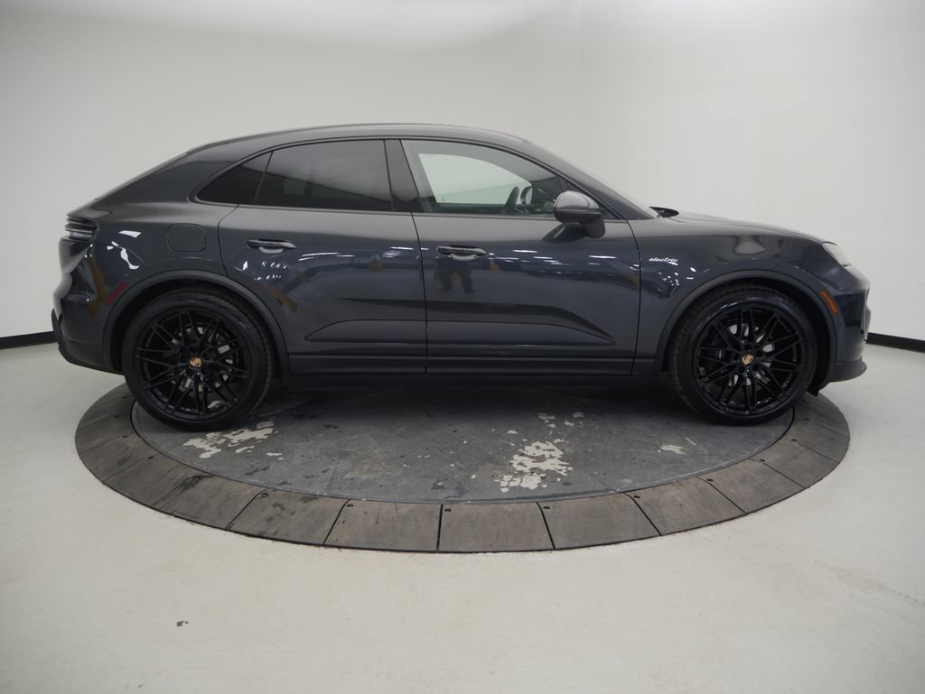 Certified 2026 Porsche Macan 4 Electric AWD/4WD image 8