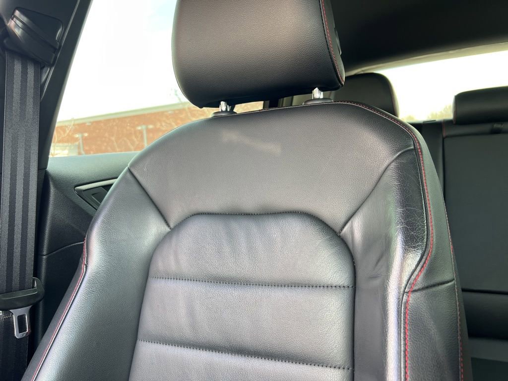 Used 2018 Volkswagen GTI SE image 21