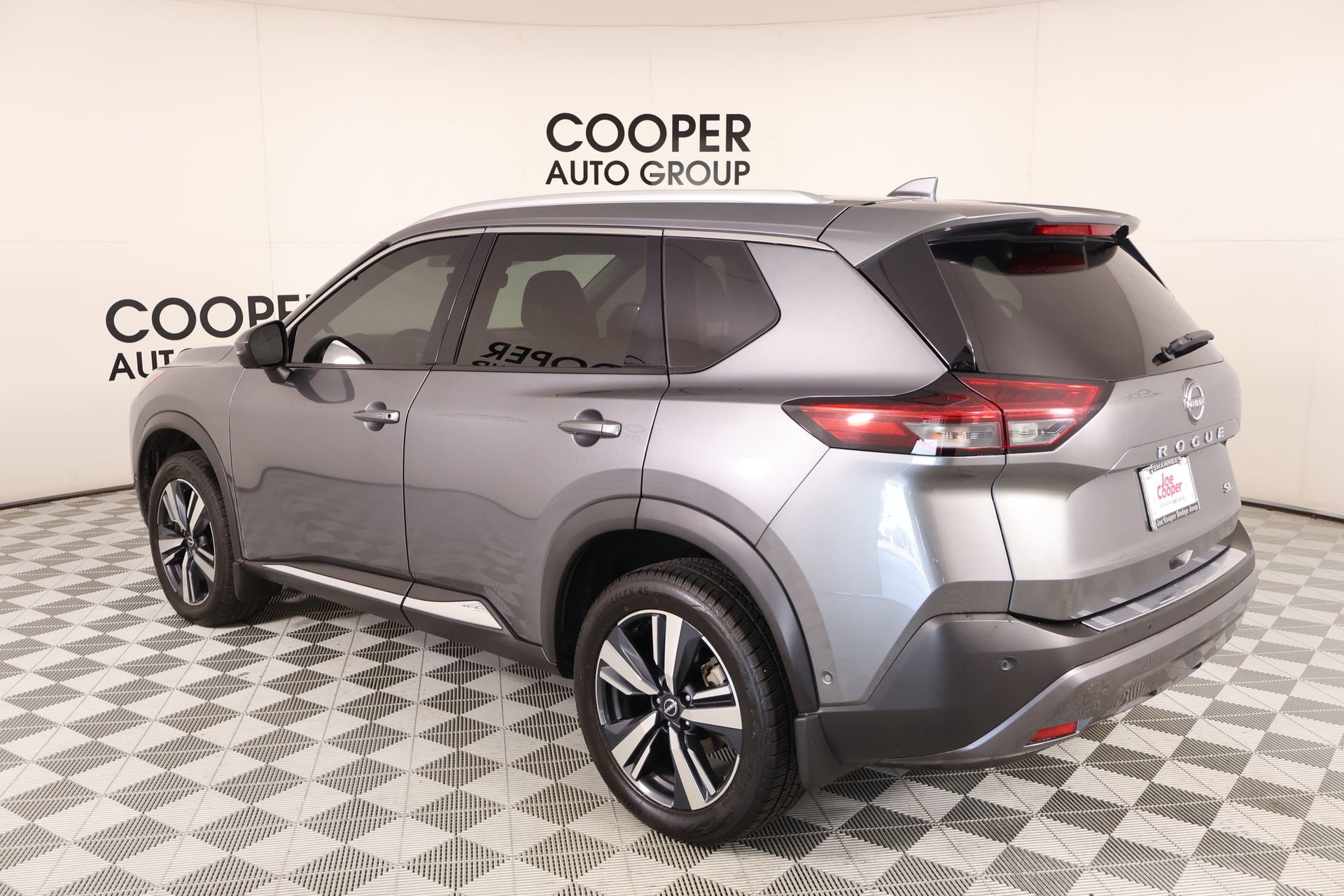 Used 2023 Nissan Rogue SL w/ SL Premium Package FWD image 24