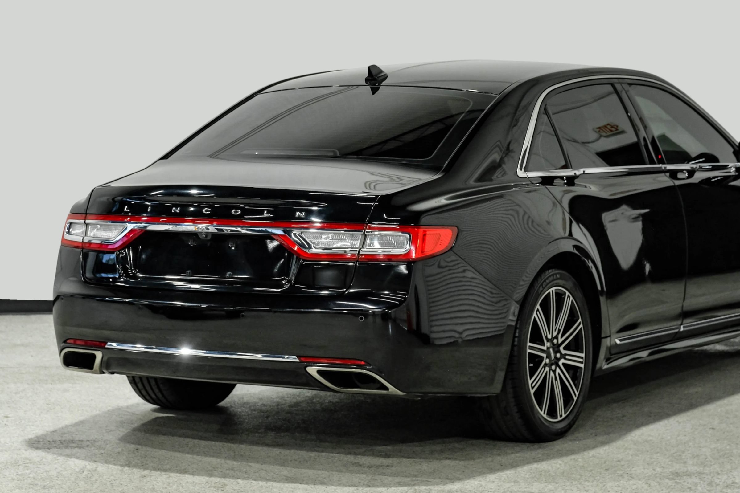 Used 2018 Lincoln Continental Reserve FWD image 14