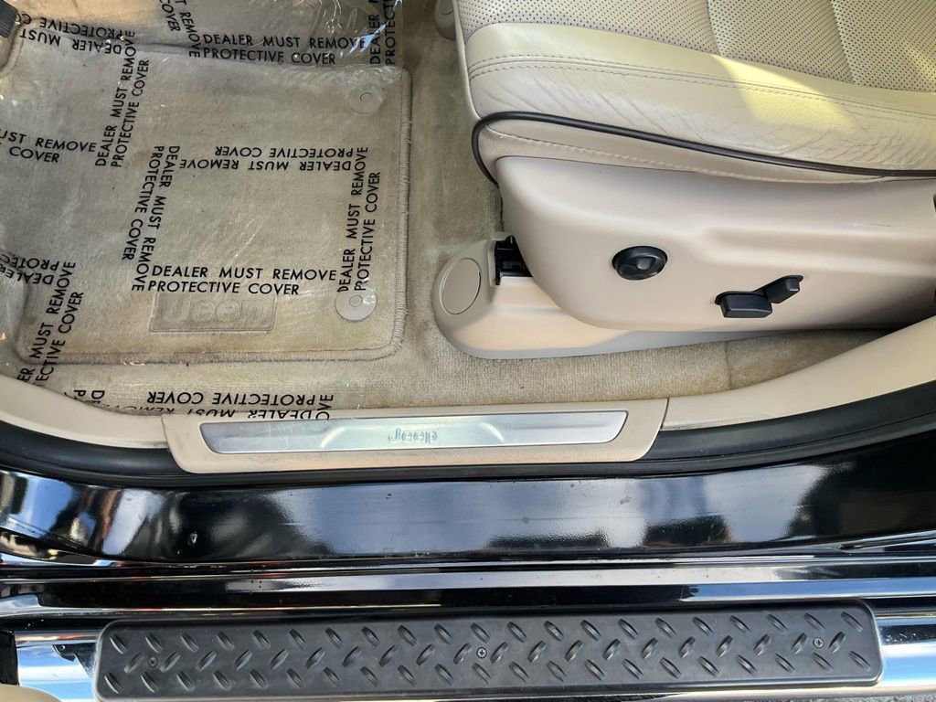 Used 2016 Jeep Grand Cherokee Overland image 15