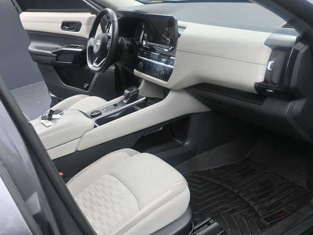 Used 2023 Nissan Pathfinder SV image 24