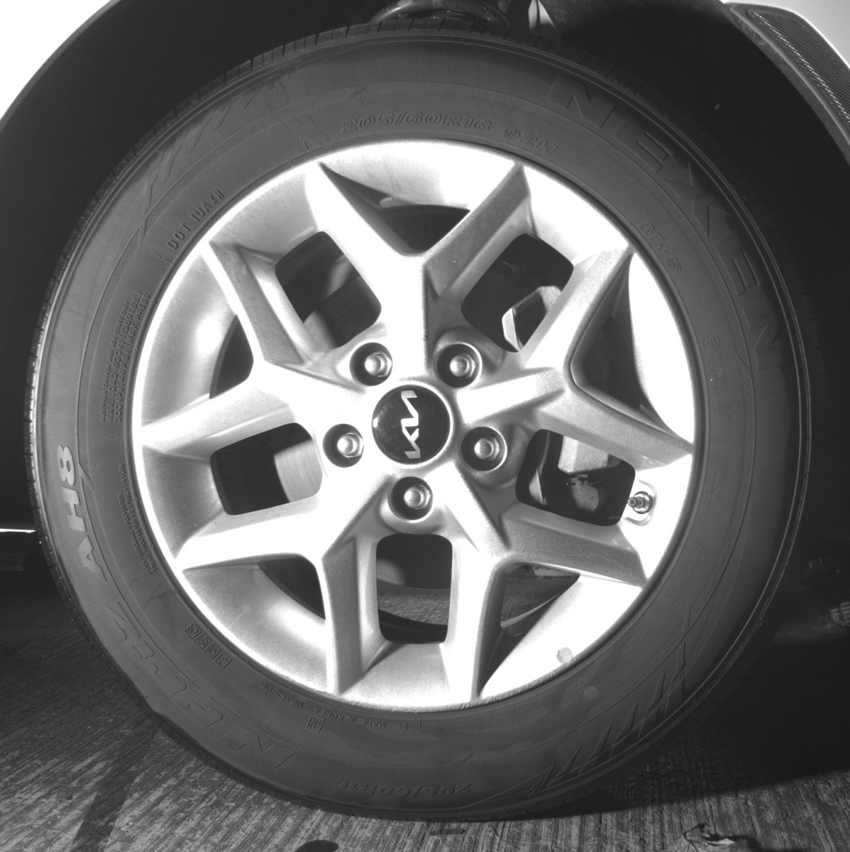 Used 2025 Kia Soul LX w/ LX Technology Package FWD image 13