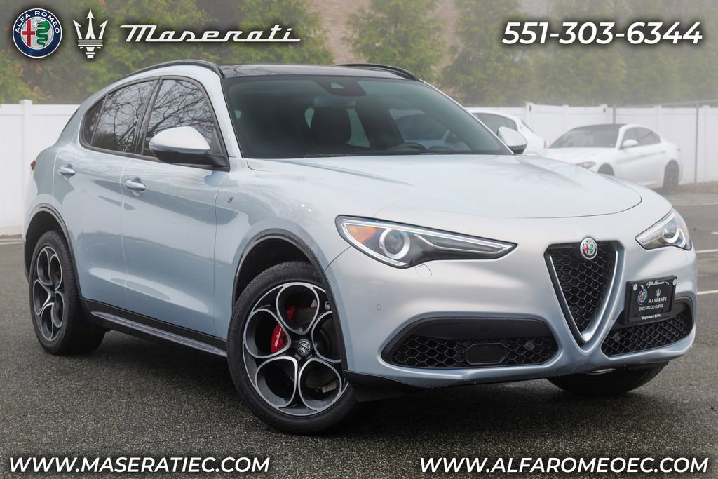 Used 2022 Alfa Romeo Stelvio Ti image 1
