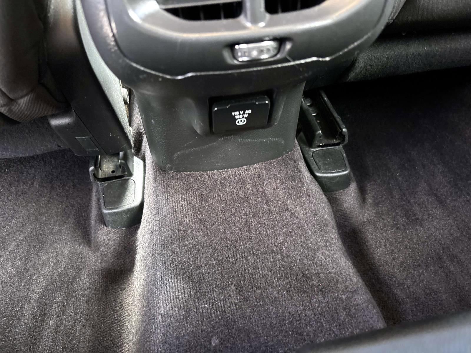 Used 2017 Jeep Cherokee Latitude w/ Comfort/Convenience Group FWD image 31