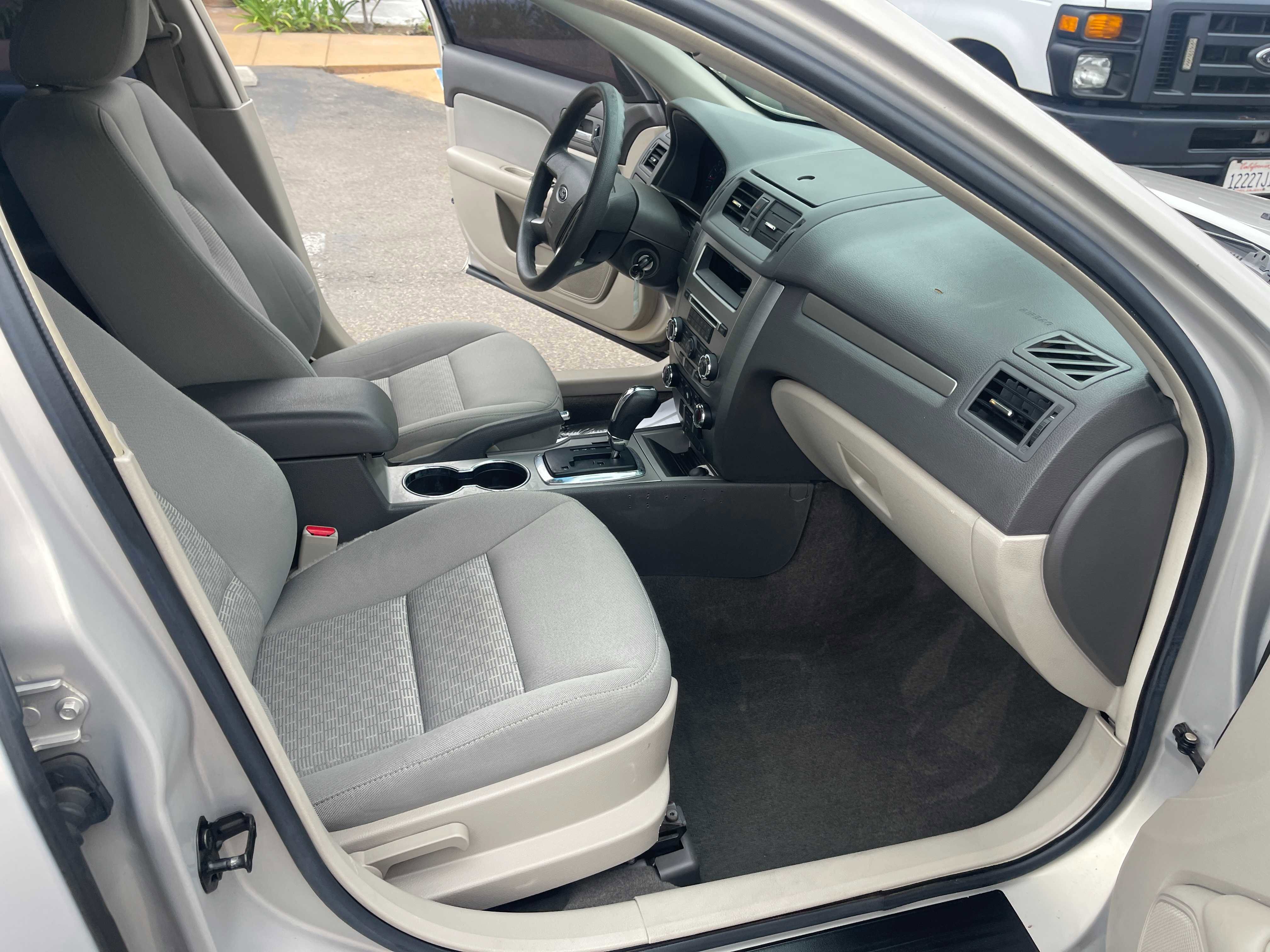 Used 2010 Ford Fusion SE FWD image 14