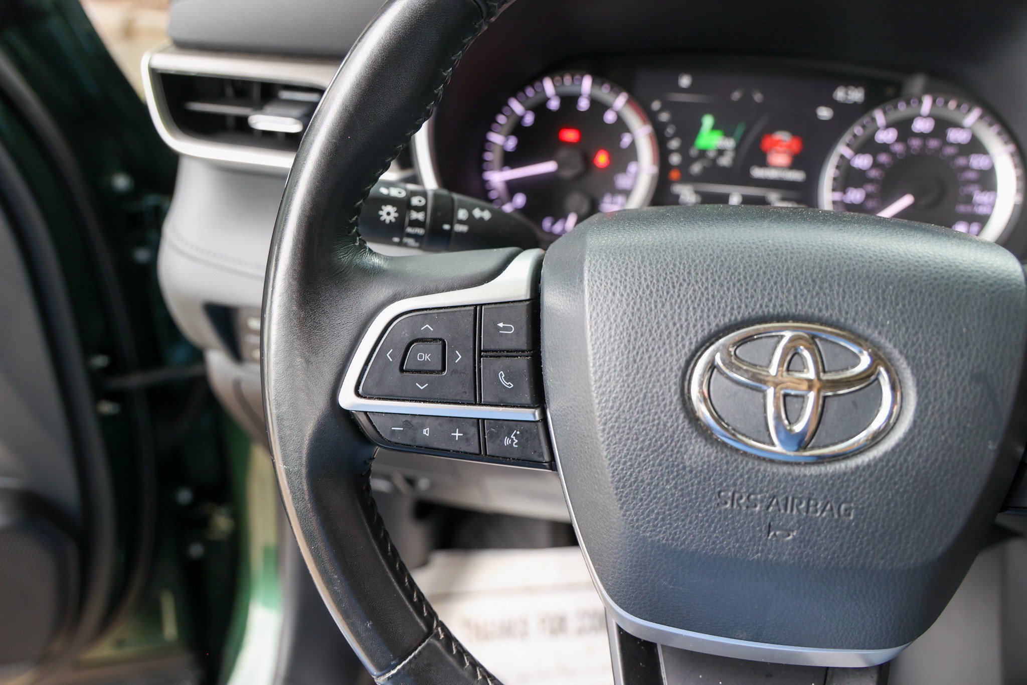 Used 2023 Toyota Highlander XLE FWD image 17