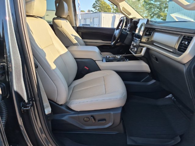 Used 2024 Ford Expedition XLT AWD/4WD image 44