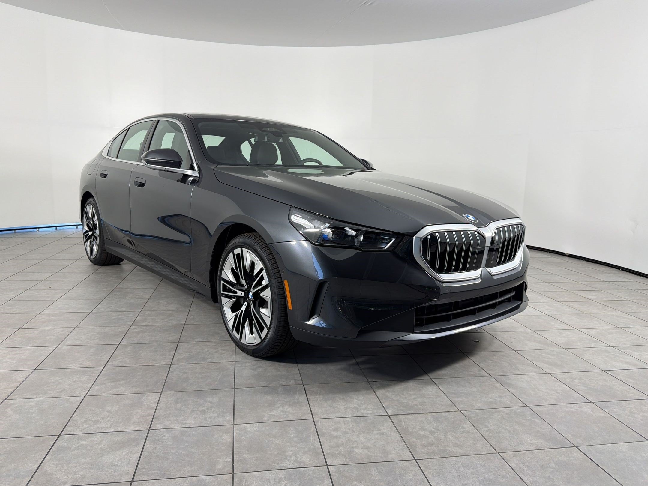 New 2026 BMW 530i RWD image 7