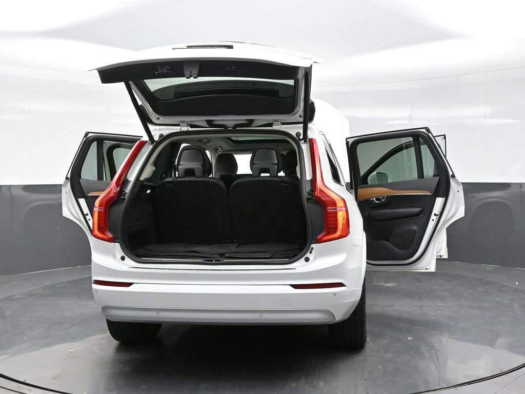 Used 2022 Volvo XC90 T6 Momentum w/ Climate Package AWD/4WD image 42