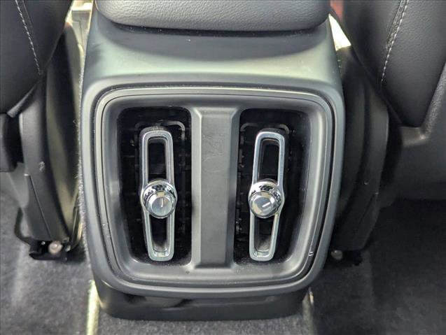 Used 2021 Volvo XC40 T4 Momentum w/ Premium Package FWD image 17